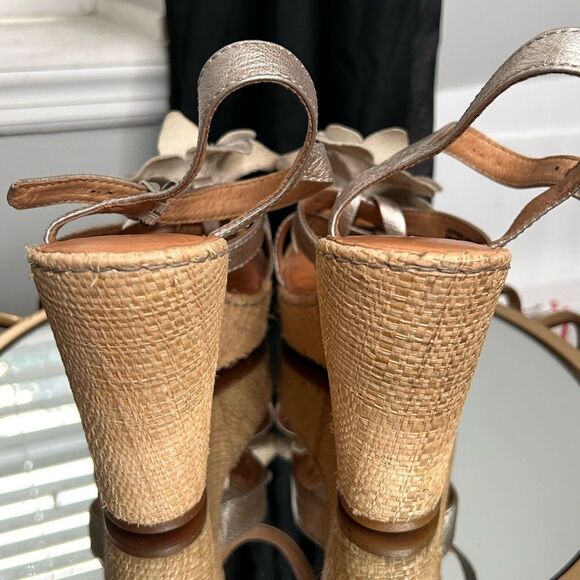 BORN Flower Wedges - Picture 5 of 5